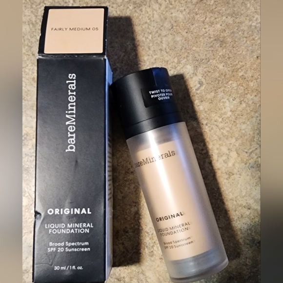 BareMinerals Foundation Fairly Medium 5 - Picture 2 of 3